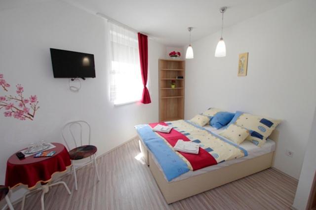 Feher Hajo Panzio Es Vendeglo Gyor Exterior photo