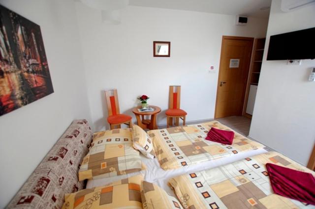 Feher Hajo Panzio Es Vendeglo Gyor Exterior photo